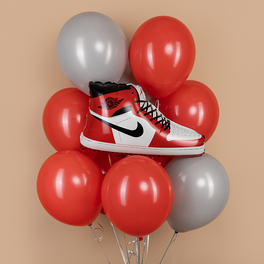 Шар (24''/61 см) Фигура, Спортивные кеды, Красный, 1 шт.