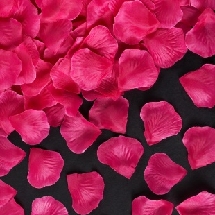 Искусственные лепестки роз, Фуксия, 5,5*5,5 см, 150 г.