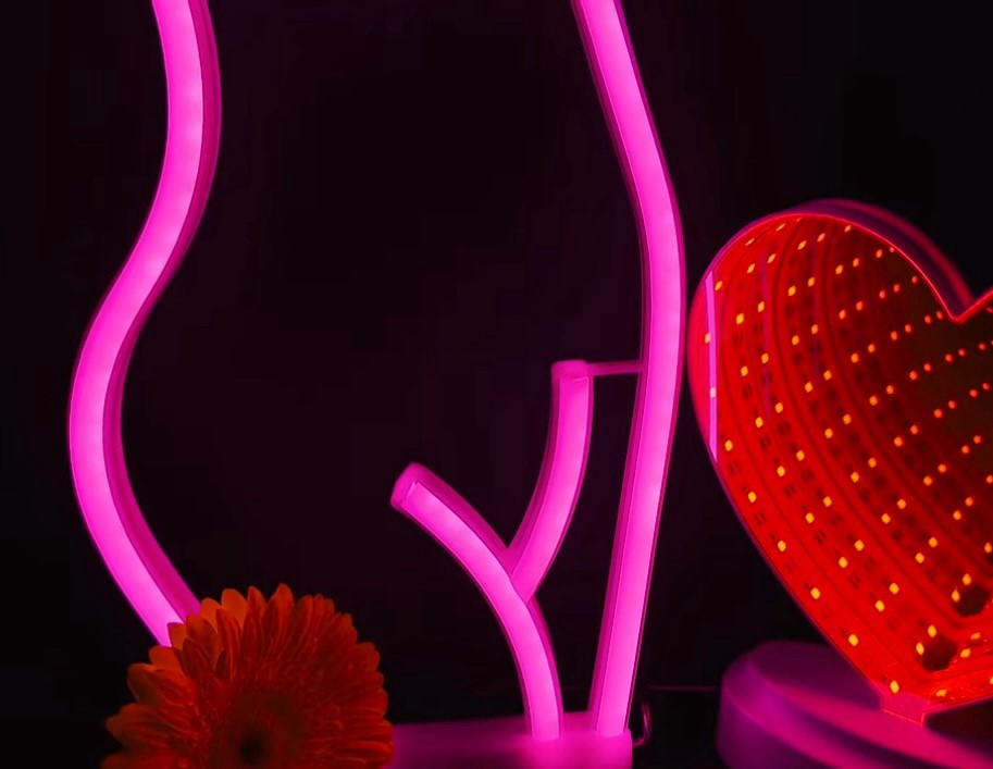 Световая фигура Девушка, 19,5*40 см. Розовый, 1 шт.