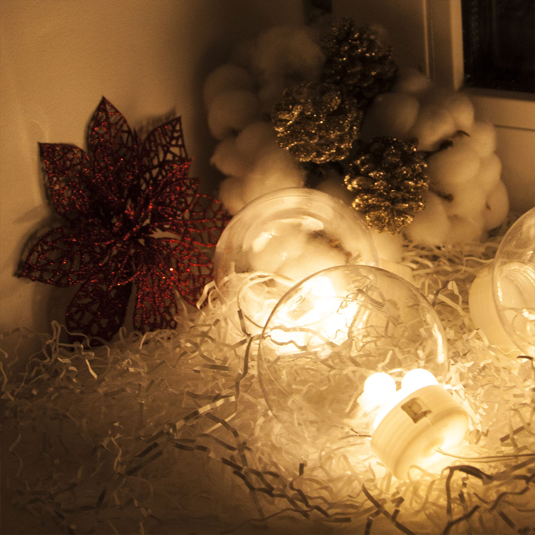 Цветок Пуансеттия, на клипсе, 14 см. Красный, с блестками, 2 шт.